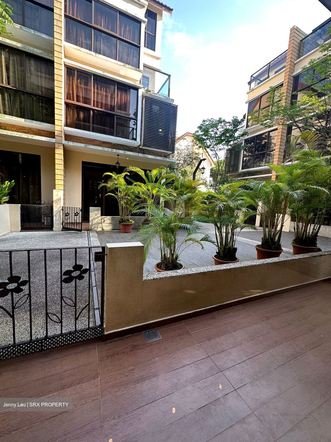 Holland Link (D10), Terrace #579188601